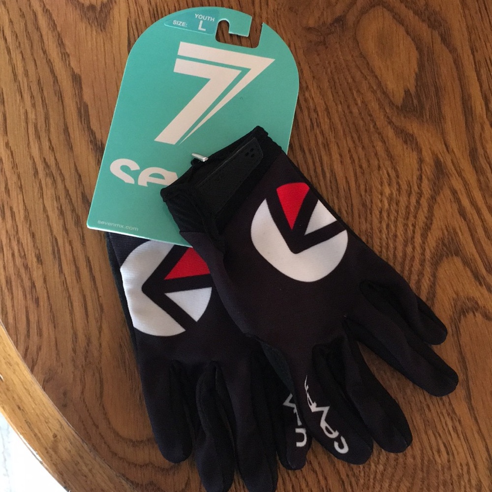 Youth Annex Ethika Gloves